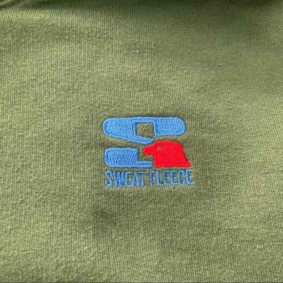 Tna (Aritzia) forest green cropped sweat fleece hoodie, size S - Picture 2 of 4